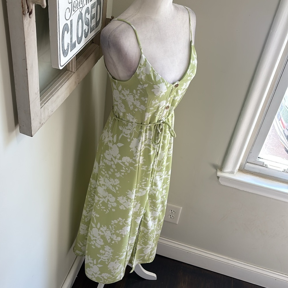 Sienna Sky Floral Button Down Adjustable Strap Midi Dress Lime Green White NWT - Picture 3 of 9